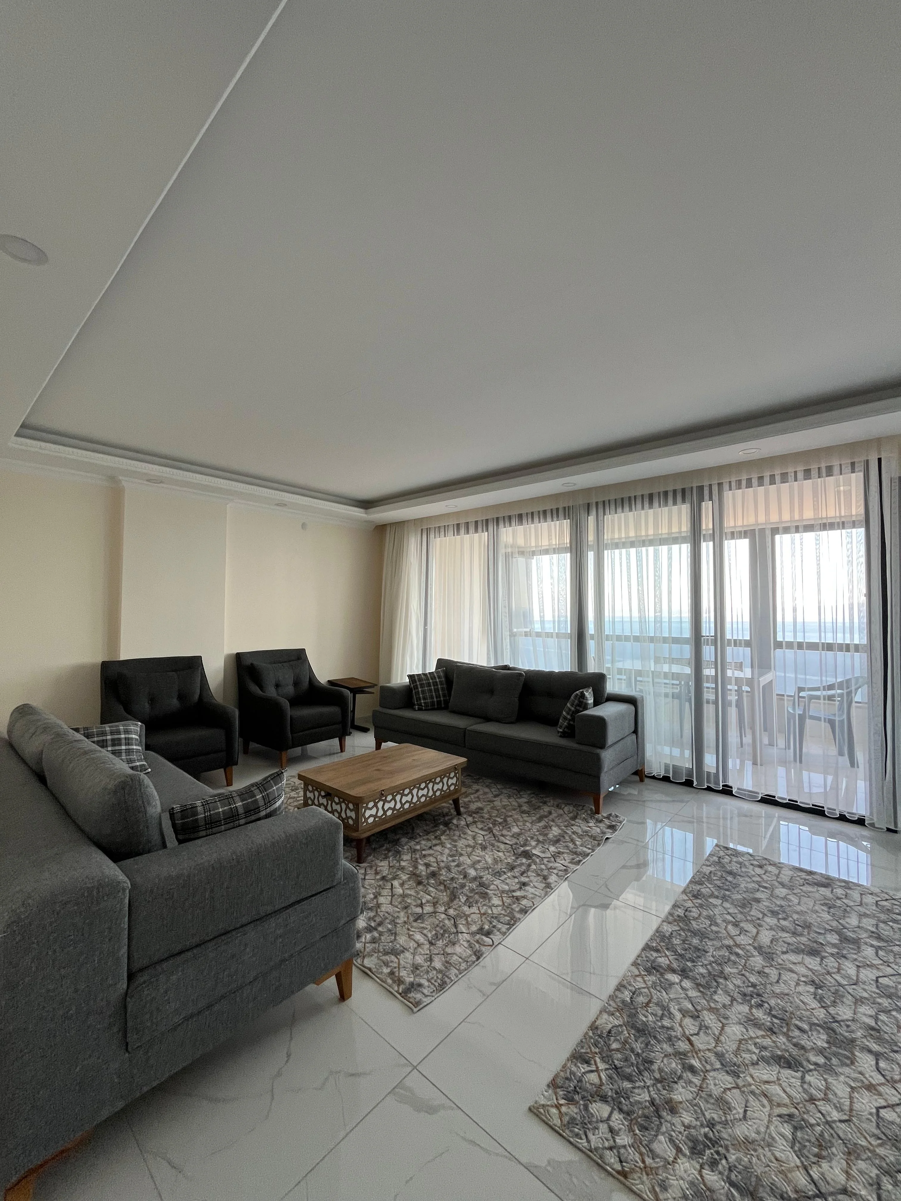 3+1 Suit Daire Armutlu Salon