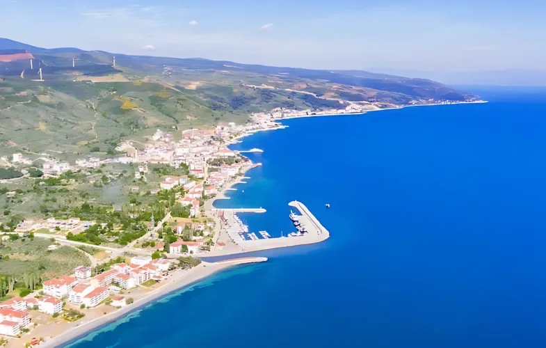 Armutlu Plajı ve Marmara Denizi