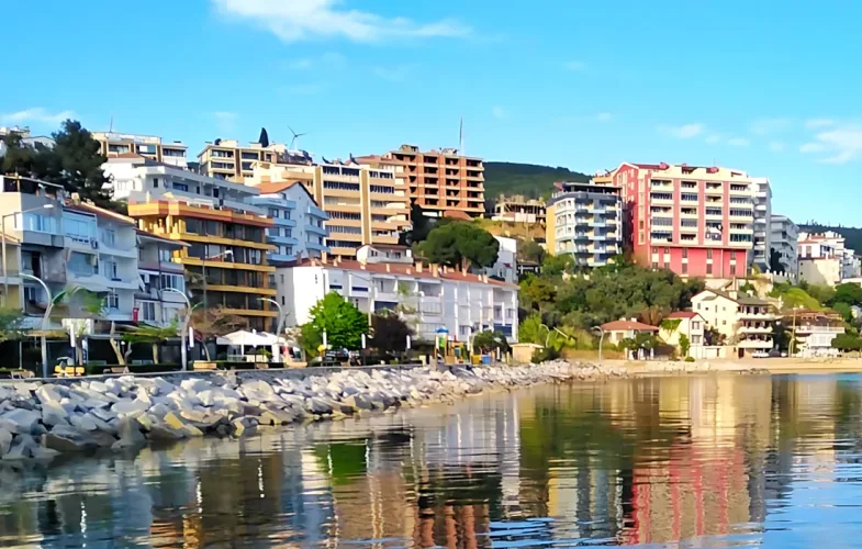 Armutlu Şehir ve Marmara Denizi Manzarası